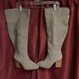 STEVE MADDEN SUEDE ABOVE THE KNEE BOOTS
